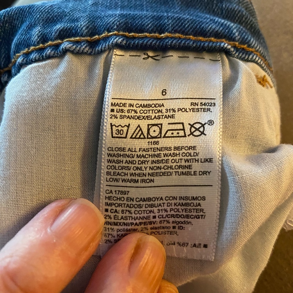 Old Navy Women's Boot Cut Jeans in Blue/Willow. Medium Rise. - Picture 7 of 9